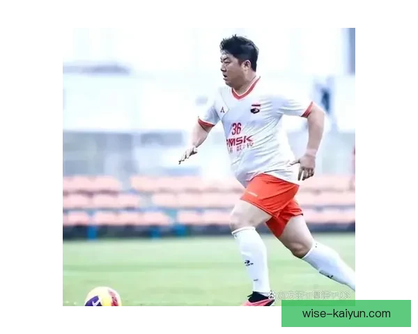 秘鲁队新星崭露头角,年轻球员表现亮眼,备战未来赛事值得关注 秘鲁队新星崭露头角,年轻球员表现亮眼,备战未来赛事值得关注